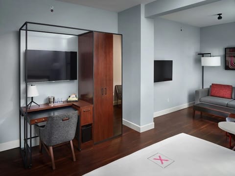 Settle in with a work-ready desk and easy in-room entertainment.
