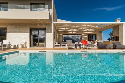 Building Exterior, Outdoor, Pool