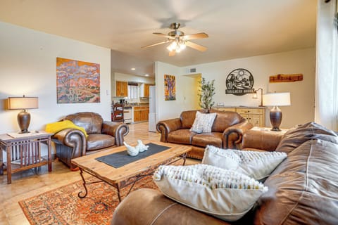 Living Room | Free WiFi | Smart TV | Central A/C | Fireplace