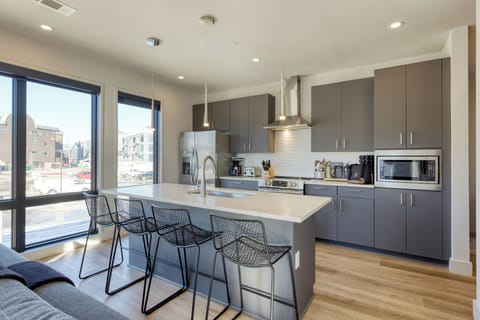 Fully equipped kitchen. (Honkey-Tonk)