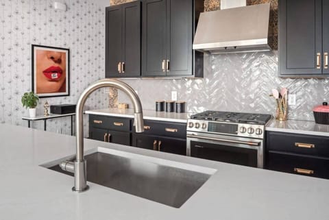 Beautiful gourmet kitchen!