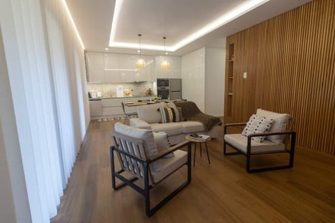 Salão comum / sala de TV, Sala de estar, Foto de toda a sala, Sala de jantar, Communal lounge/ TV room, Living room, Photo of the whole room, Dining area