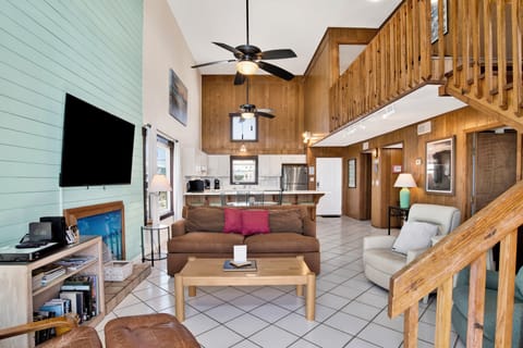 Open floor plan with plenty of seating