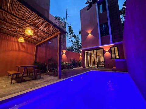 Private pool