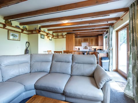 Living area | Excellence - Gables Getaways, Beaworthy