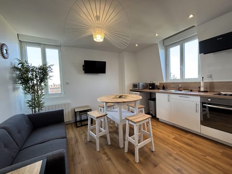 Apartment Kitchen 7