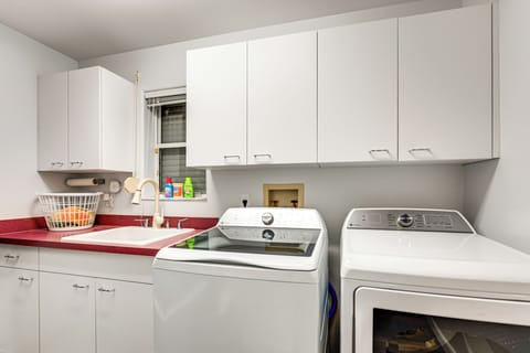 Washer/Dryer | 1st Floor