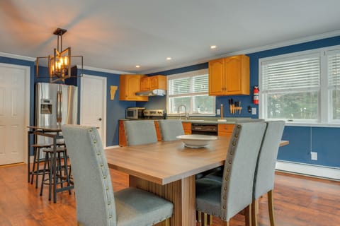 Dining Area 1 | Dishware/Flatware Provided | 1st Floor