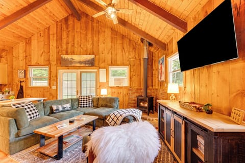 Center Conway Vacation Rental | 2BR | 1BA | Step-Free Entry | 1,080 Sq Ft