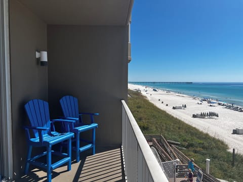 You Can't get any closer than this!! Beautiful Emerald Coast-PCB!!