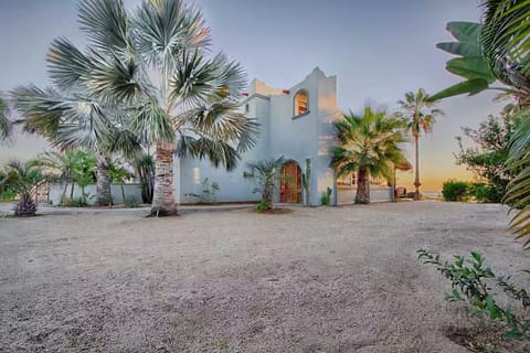 Front view of home