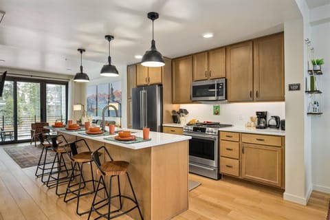 Fully Equipped Kitchen with Large Island With Seating