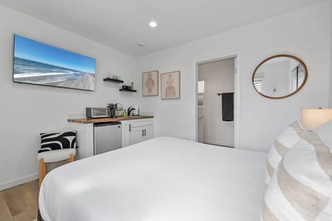 Experience the convenience of a Smart TV to access all your favorite streaming applications