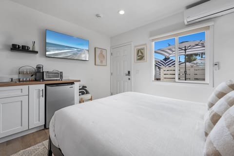 Experience the convenience of a Smart TV to access all your favorite streaming applications