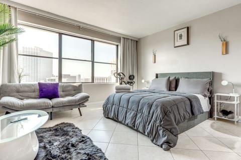 Jacksonville Vacation Rental | Studio | 1BA | 425 Sq Ft | Step-Free Access