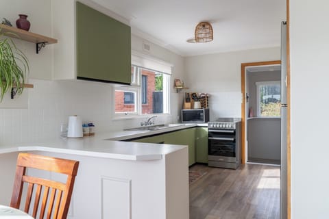 Open-Plan Cooking & Dining Space