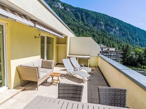 Interior Design, Ceiling, Apartment, Home, Chair, Resort, Hotel, Living Room, Eco Hotel