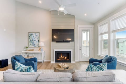 Living Area with Deck Access and Water Views