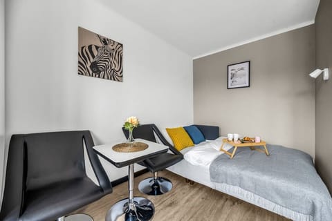 Cozy Bedroom for a Restful Stay | Book Now with RENTUJEMY.COM