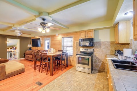 Kitchen | Main Level