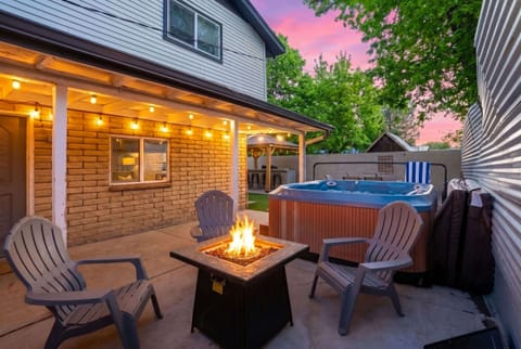 The perfect evening getaway—soak in the hot tub, then gather around the firepit for cozy conversation.