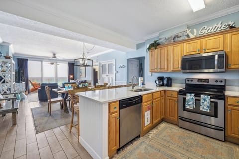 Welcome to "Wait 'N Sea" @ Tropic Winds.