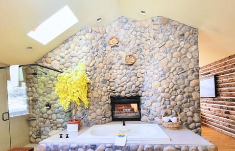 Meadow20Bright20Suite20at20RiverSong20Inn2037