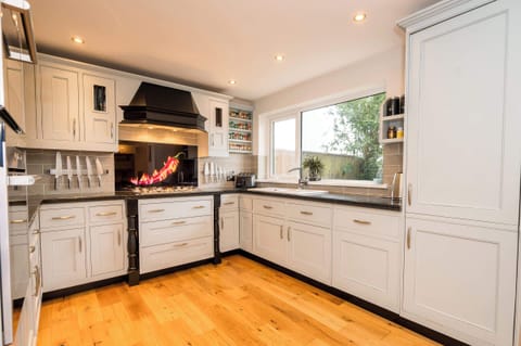 Well equipped kitchen