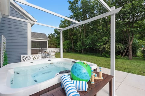 Dreaming of an escape to Blue Hill Cottage?