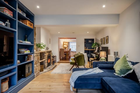 Stonecrop Cottage Sitting Room - StayCotswold