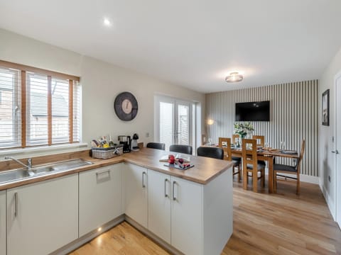 Kitchen/diner | Sea Glass, Amble, near Warkworth