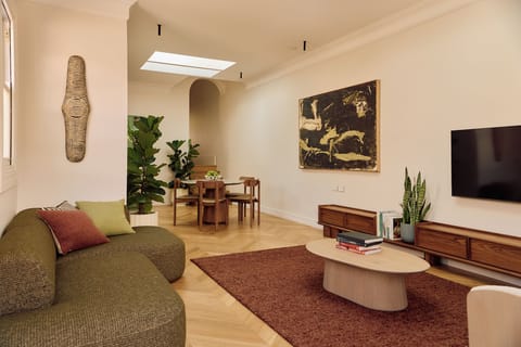 MG Suite - Living, Dining & Kitchen Space (1)
