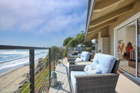 Experience coastal living at its finest in this beautiful oceanfront beach house located in the quiet, charming town of Cayucos, California.