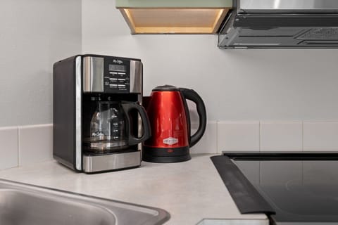 Fairway to Heaven- coffee and kettle