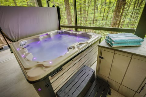 Soak, Relax, Unwind – Your Private Hot Tub Awaits!
