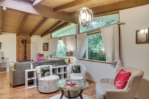 Volcano Vacation Rental | 2BR | 2BA | 1,400 Sq Ft | 7 Steps to Enter