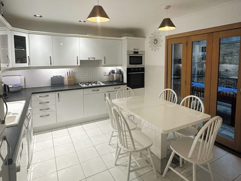 Kitchen | Bight Boatyard, Dartmouth