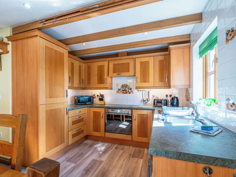 Kitchen | Royale - Gables Getaways, Beaworthy