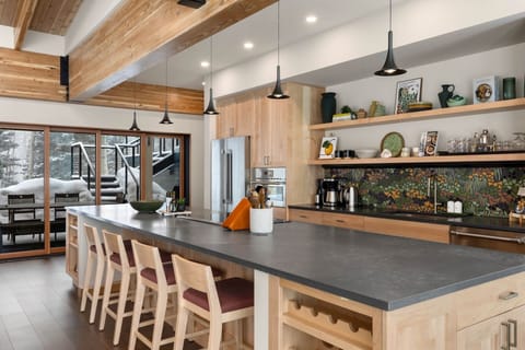 Ideal space for hosting friends or enjoying amazing evening with family.