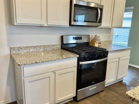 Natural gas oven/range