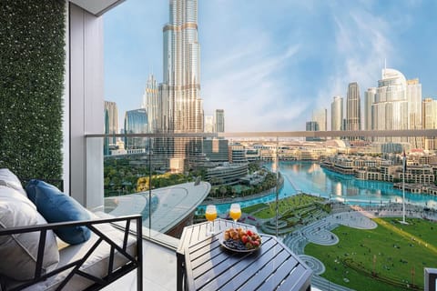 Enjoy stunning views of the Burj Khalifa and Dubai Fountain from your private balcony. The perfect spot to relax and take in the iconic landmarks, offering a truly unforgettable experience in Downtown Dubai.