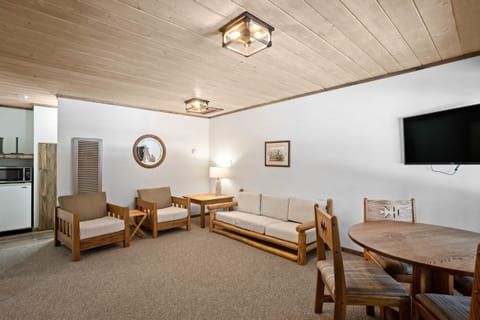 Seating area and dining table