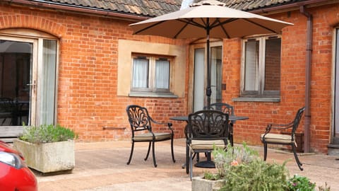 The Parlour outdoor dining area