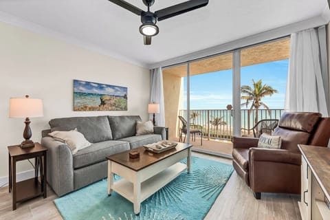 305  Living room