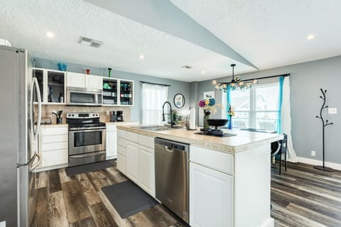 The family cook will love the kitchen!