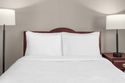 Unit with 1 queen bed