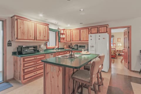 Fully stocked kitchen, ready for your next family dinner