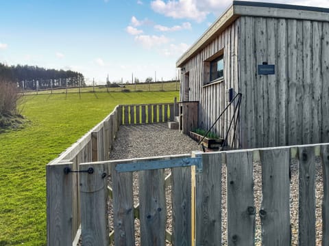 Exterior | Honeysuckle Bale Cabin - Straw Bale Cabins, Dallas