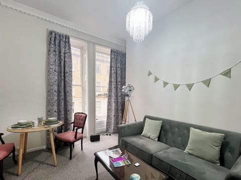 Living area | Fanny Nelson&rsquo;s Retreat, Bath