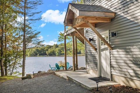 Side entrance overlooking the lake.
